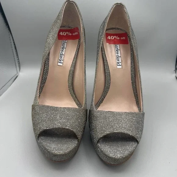 Charles David Vacci Silver Pumps sz 6 1/2 - Picture 4 of 10